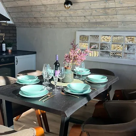 One & Only - Peace For You, 別荘