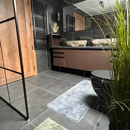 One & Only - Peace For You, 別荘